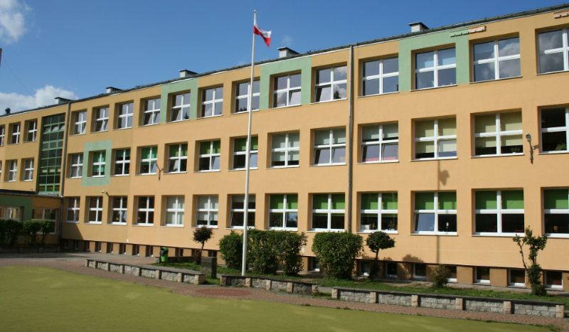 Do jakiej szkoły chodzisz?