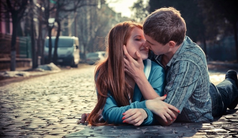 Jak ma na imię chłopak który za tobą szaleje???