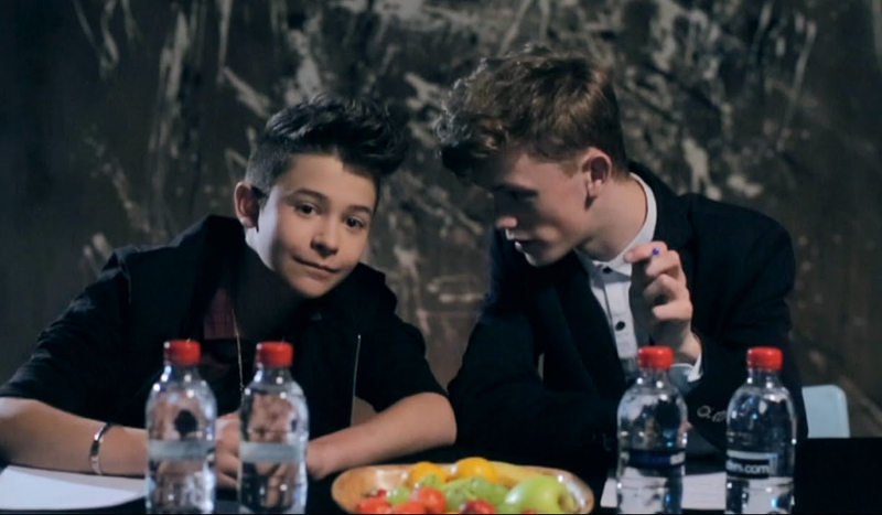 twoja historia z Charlim jako siostra Leowprowadzenie