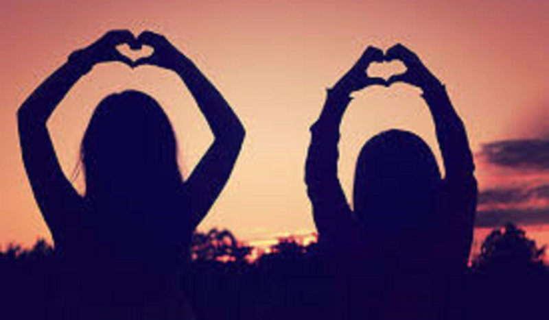 Historia Pewnych przyjaciółek #1