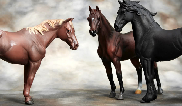 Czy rozpoznasz 15 ras koni przedstawionych w figurkach Collecta
