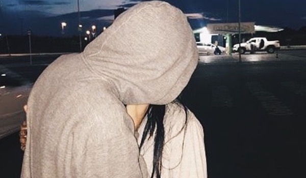 Couple Goals- Przedstawienie Postaci