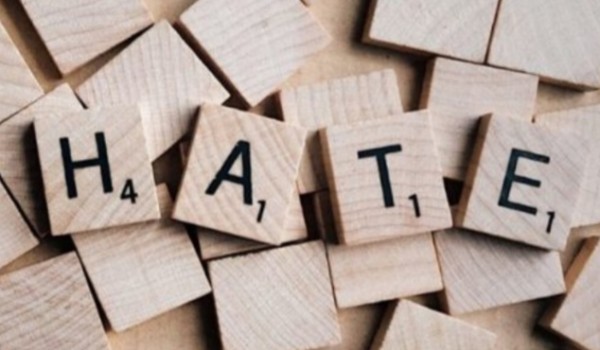 Jak radzić sobie z hejtem?