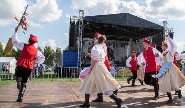 KOSYNIERZY NA WESOŁO