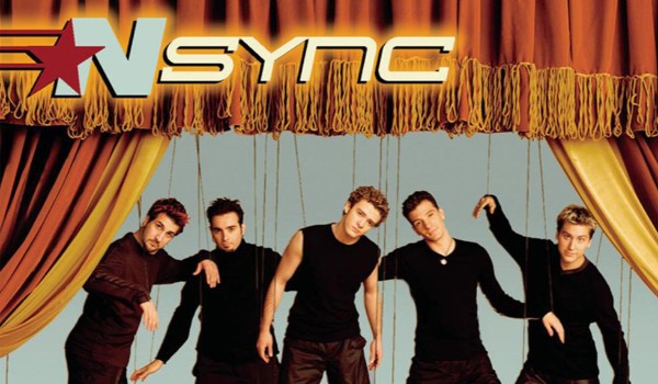 Jakie to teksty piosenek z albumu „No String Attached”?