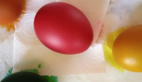 Na jaki kolor powinieneś zafarbować swoje jajko?
