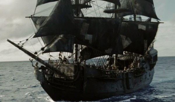 Piraci z karaibów i przeklęte morze