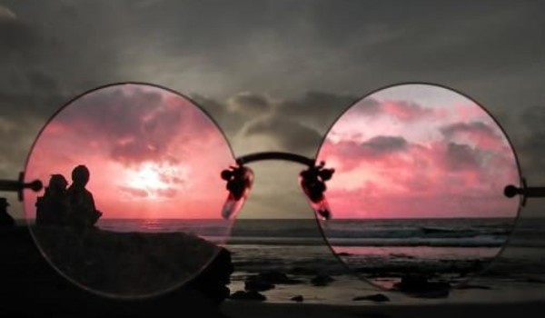 „Różowe okulary”