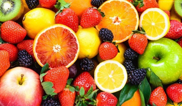Wpisz nazwy tych letnich owoców