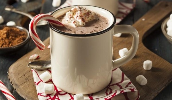 Stwórz swoją własną, świąteczną, gorącą czekoladę.