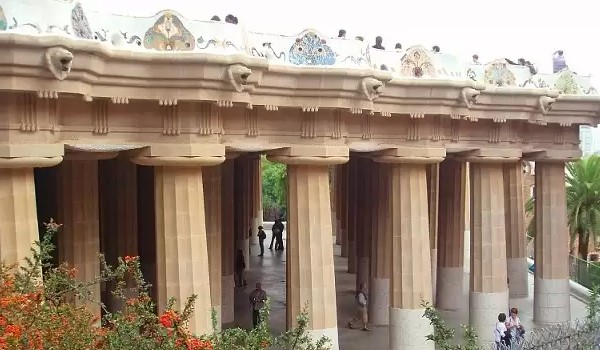 Barcelona śladami Gaudiego