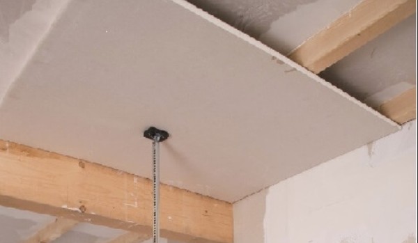 Czy masz równo pod sufitem