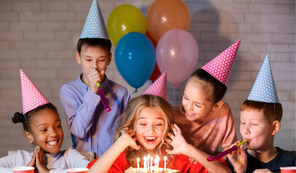 Jakie dodatki urodzinowe powinieneś mieć na swoim przyjęciu urodzinowym?