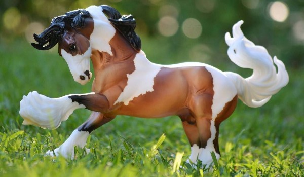 Czy rozpoznasz rasy koni po figurkach firmy Breyer?