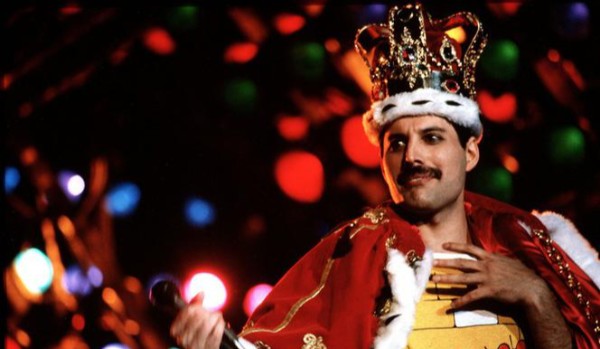 Czy rozpoznasz 12 tytułów utworów Queen, przetłumaczonych na język polski?