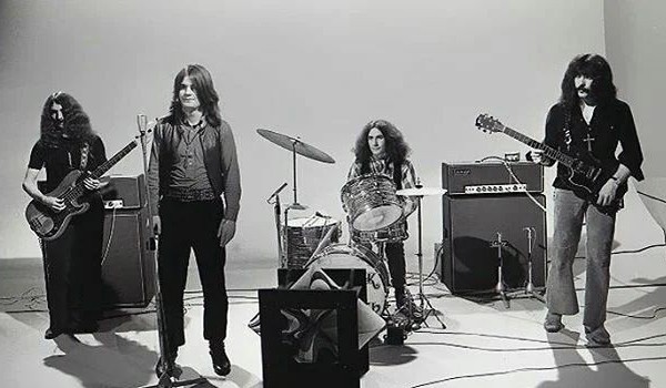 Rozpoznasz te piosenki po fragmentach ich tekstu? – Black Sabbath!