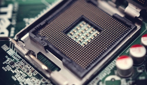 Płyty główne i mikroprocesory