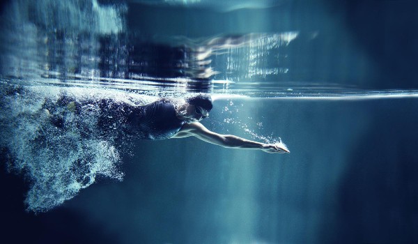 Pływanie czy bieganie? – Który sport powinieneś zacząć trenować?