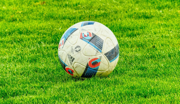 Co wiesz o piłkarskiej reprezentacji Polski i jej rywalach w latach 2000-01? Rozwiąż test