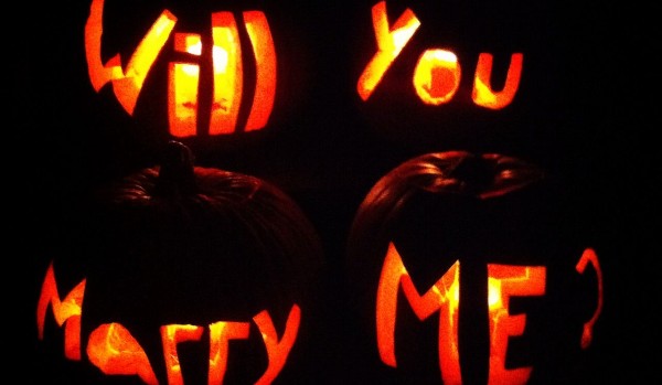 W ilu procentach jest szansa, że w tegoroczne Halloween dojdzie do twoich zaręczyn?
