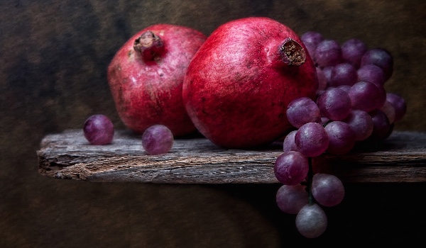 Granat czy winogrono – Który owoc przyniesie ci szczęście w nadchodzącym roku?