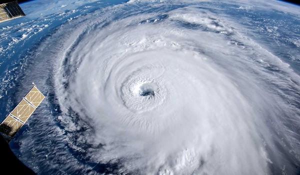 Czy ten cyklon to tajfun, orkan czy huragan?