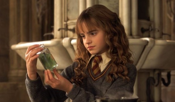 Czy rozpoznasz Hermionę Granger w roku w Hogwarcie w którym tak wyglądała?