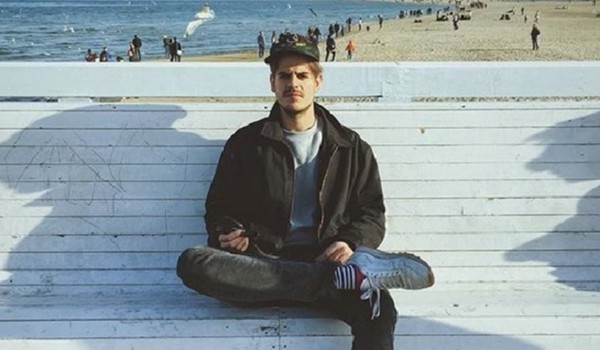 Szanowny Panie/Pani,  Czy byłby Pan/Pani uprzejmy/a podzielić się swoją głęboką i szczegółową znajomością poematów wybitnego Jaśnie Oświeconego Filipa