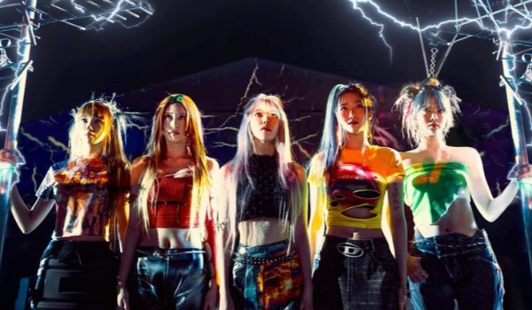 oceniam piosenkę „Pierrot” od Le Sserafim