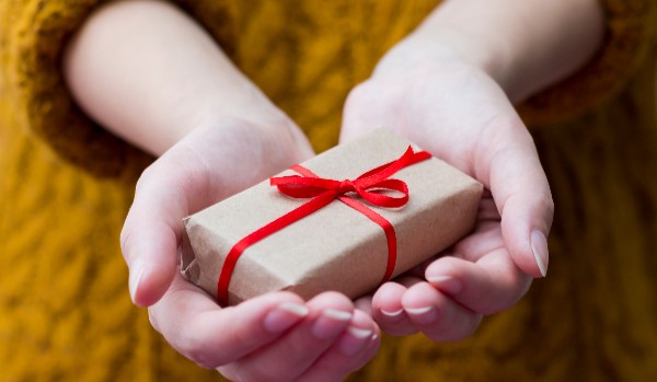 Jakim rodzajem świątecznego darczyńcy SOS Wioski Dziecięce jesteś?