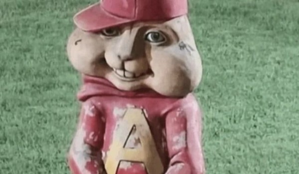 Gdźeś mjędzy nami kśonszka