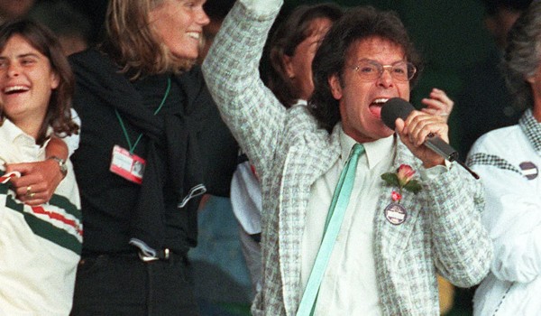 Saviour’s Day (listy przebojów)