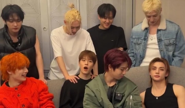 Mój brat ocenia lightsticki #2